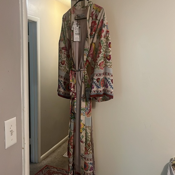 Zara women’s robe NWT - Picture 3 of 4